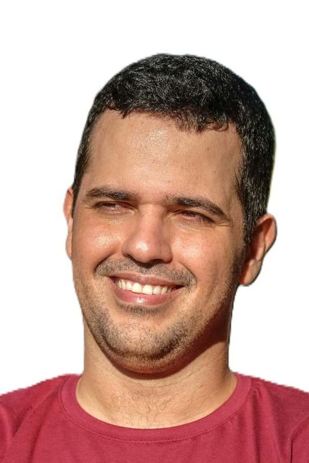 Pedro Chê sorrindo