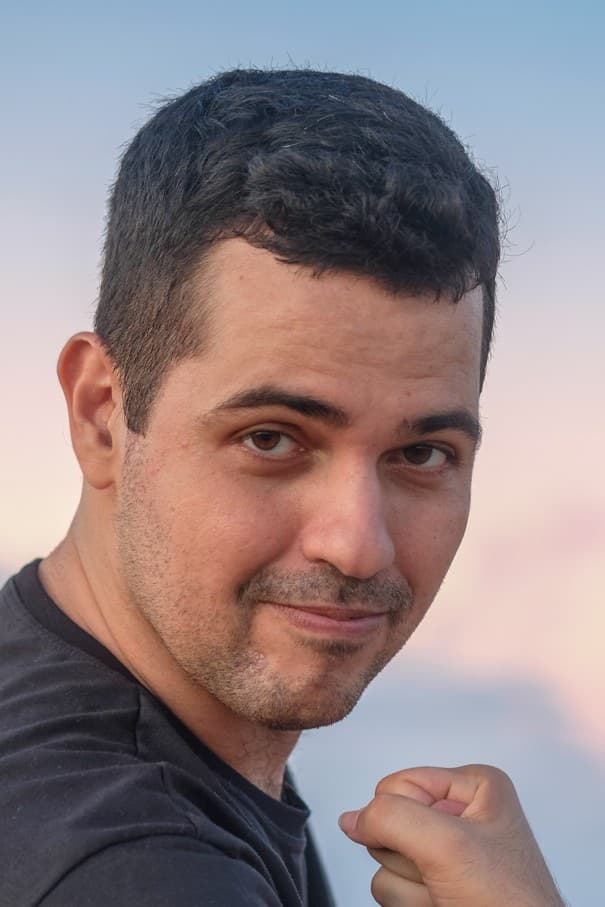 Pedro Chê sorrindo